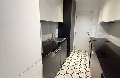 Alquiler de un cómodo apartamento de 3 habitaciones, 70 m², centro de la ciudad, Belgrado, Serbia